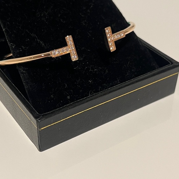 Tiffany & Co. T Diamond Wire Bracelet - 18K Rose Gold, Medium, 0.24ct - Picture 3 of 12